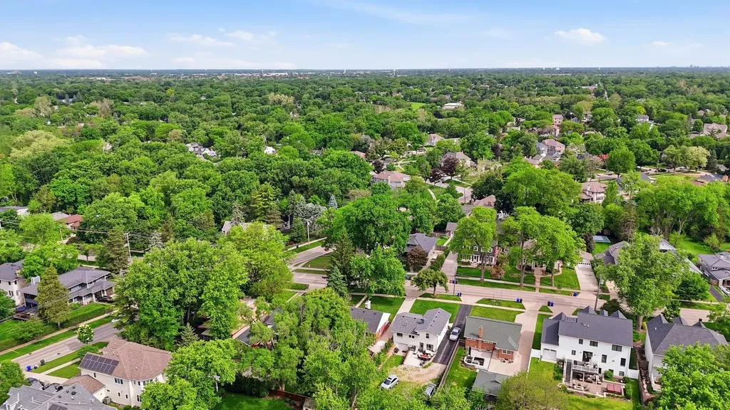 263 Hill Avenue Glen Ellyn IL 60137