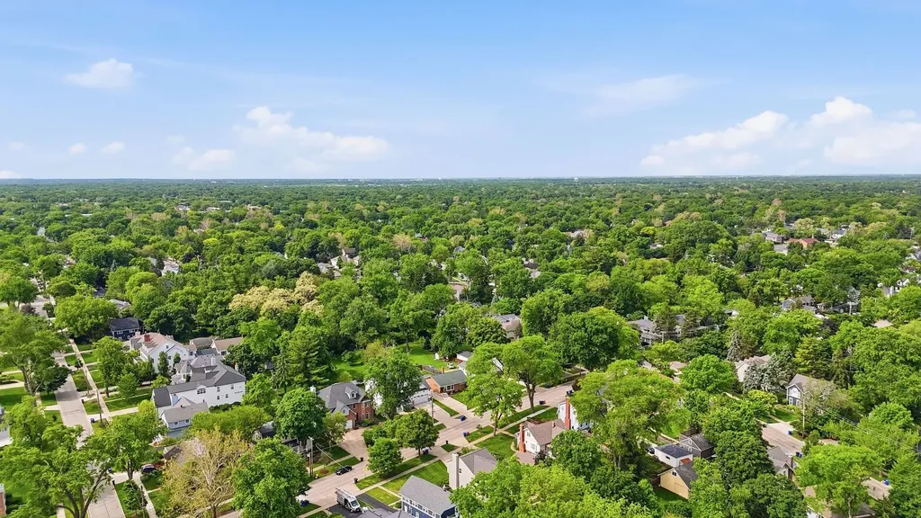 263 Hill Avenue Glen Ellyn IL 60137
