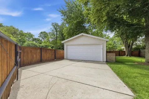 263 Hill Avenue Glen Ellyn IL 60137