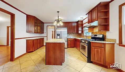 2745 Covert Road Glenview IL 60025
