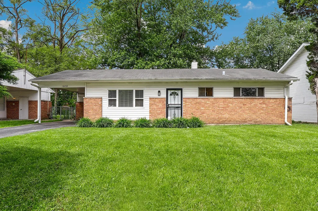 16432 Sawyer Avenue Markham IL 60428
