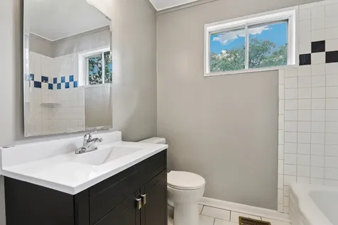 16432 Sawyer Avenue Markham IL 60428