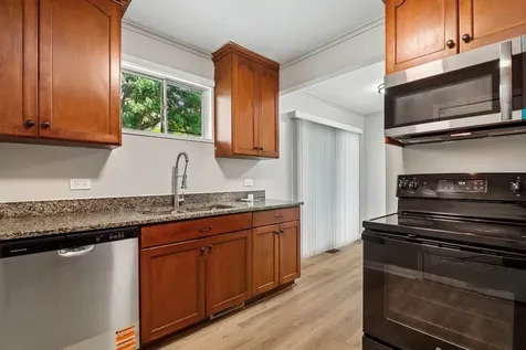 16432 Sawyer Avenue Markham IL 60428