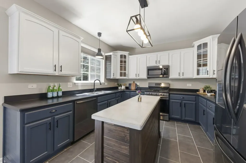 2255 Hudson Circle Aurora IL 60502