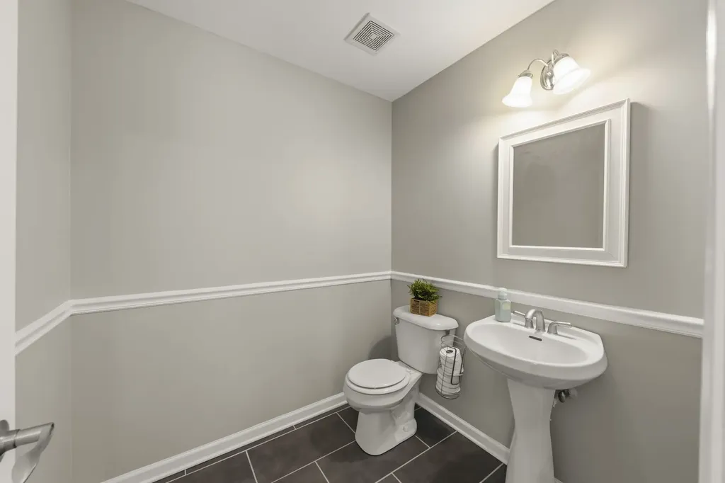 2255 Hudson Circle Aurora IL 60502