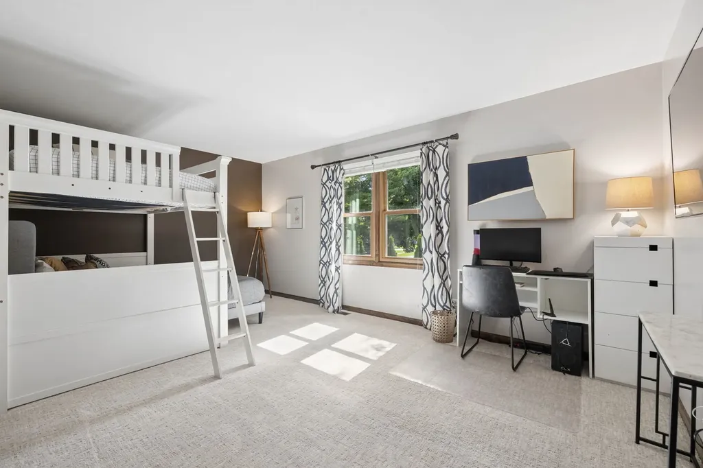 105 Fresno Court Naperville IL 60540