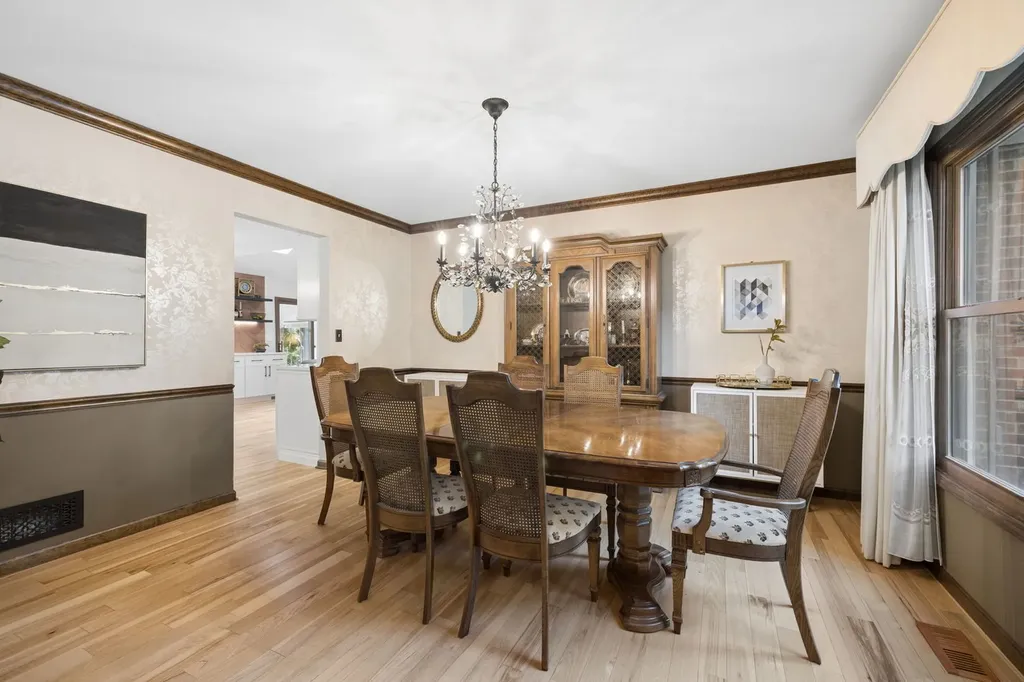 105 Fresno Court Naperville IL 60540