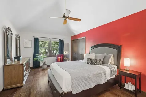 105 Fresno Court Naperville IL 60540