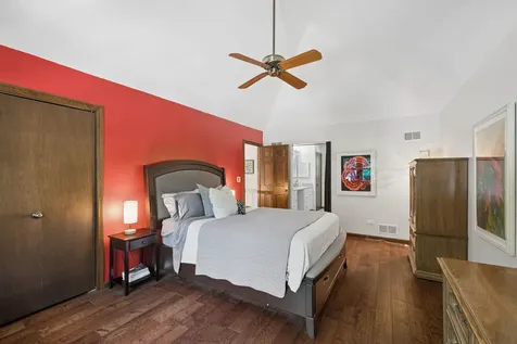105 Fresno Court Naperville IL 60540