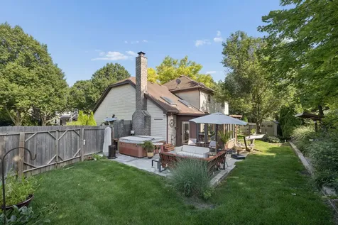 105 Fresno Court Naperville IL 60540