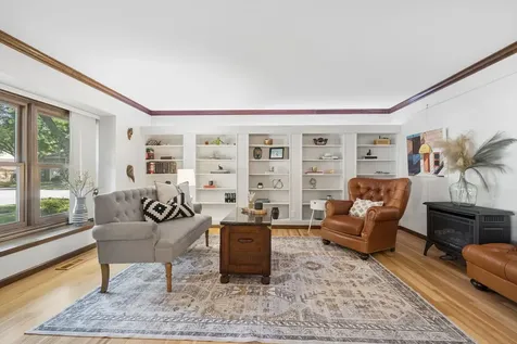 105 Fresno Court Naperville IL 60540