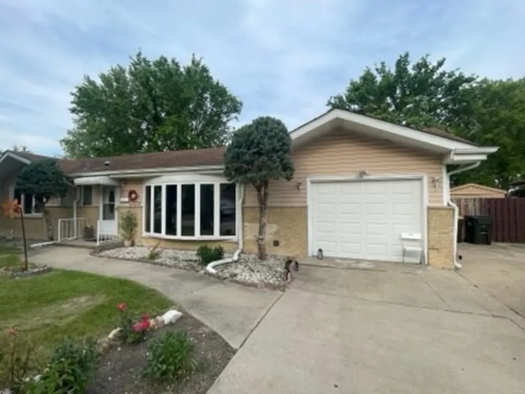9425 Margail Avenue Des Plaines IL 60016