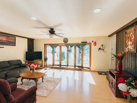 9425 Margail Avenue Des Plaines IL 60016