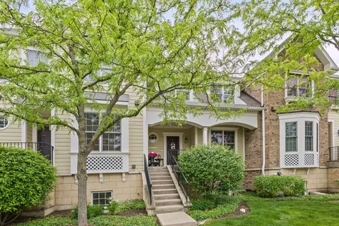 1907 Lynn Circle Libertyville IL 60048