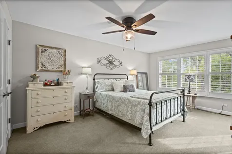 1907 Lynn Circle Libertyville IL 60048