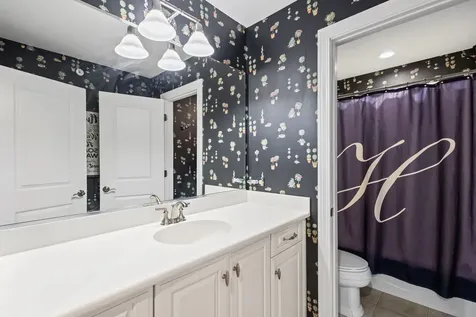 1907 Lynn Circle Libertyville IL 60048
