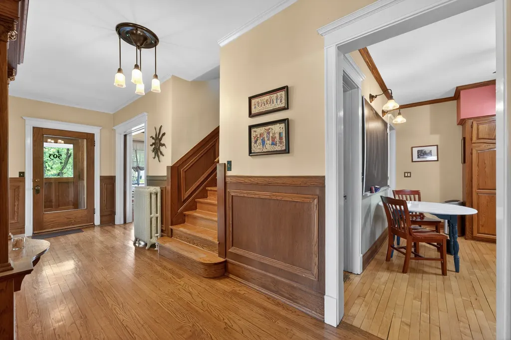 503 South Summit Avenue Villa Park IL 60181