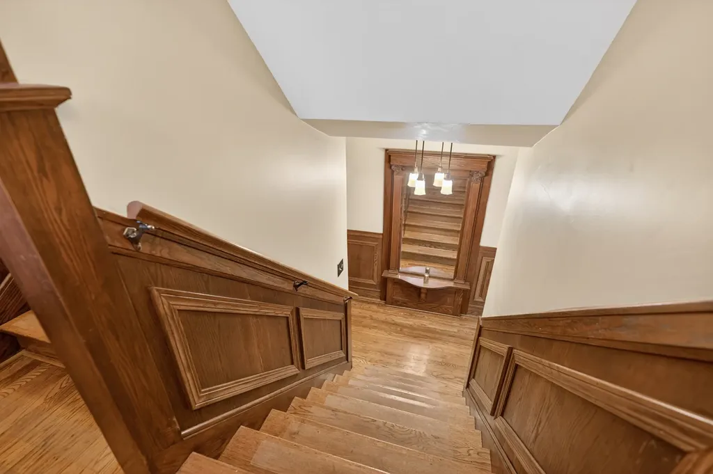 503 South Summit Avenue Villa Park IL 60181