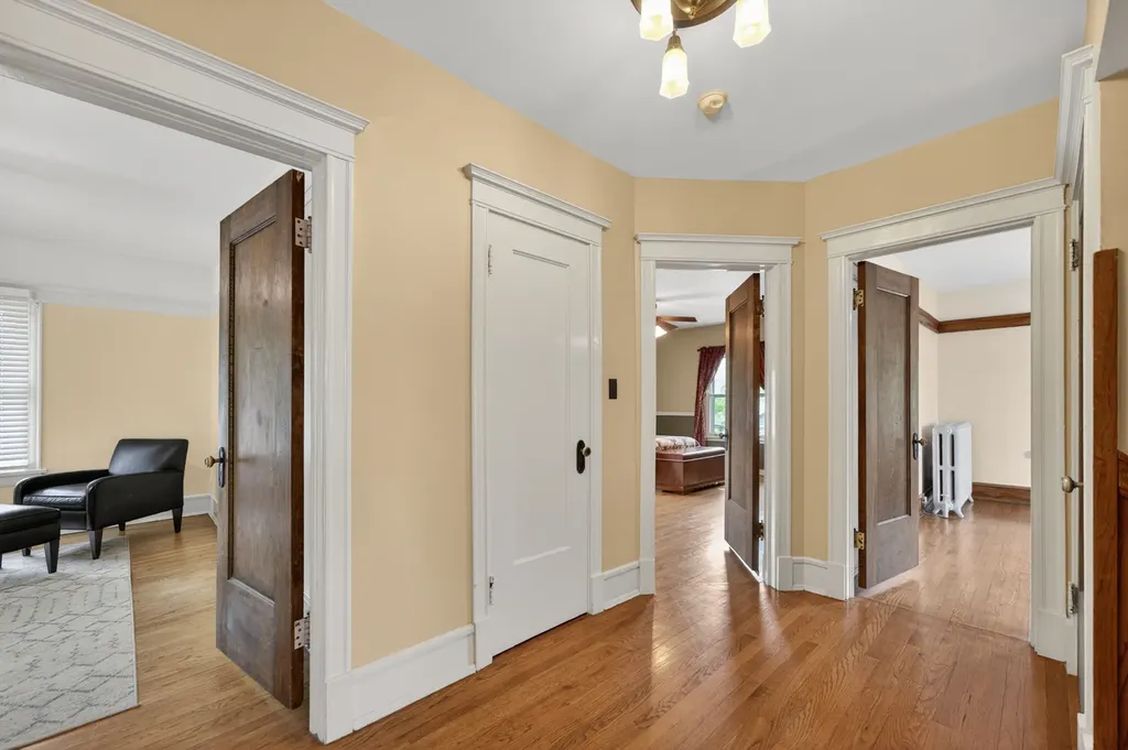 503 South Summit Avenue Villa Park IL 60181
