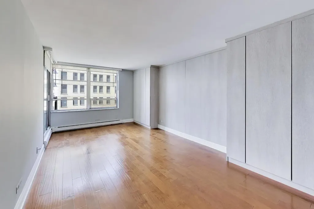 201 East Chestnut Street Chicago IL 60611