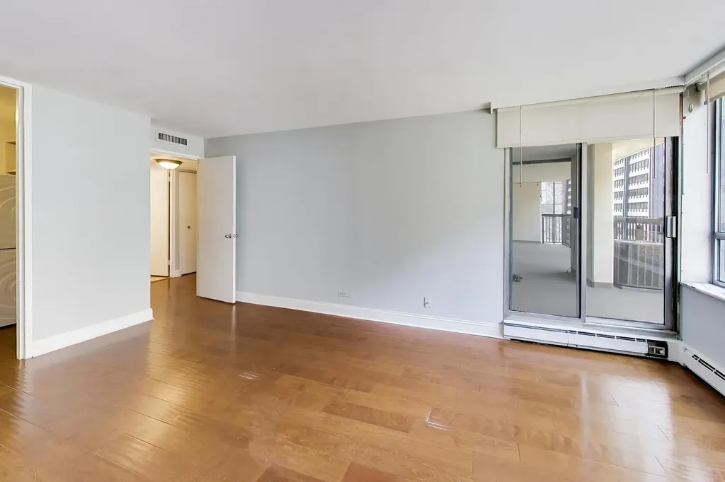 201 East Chestnut Street Chicago IL 60611