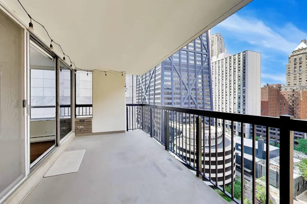 201 East Chestnut Street Chicago IL 60611