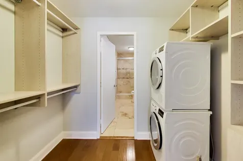 201 East Chestnut Street Chicago IL 60611