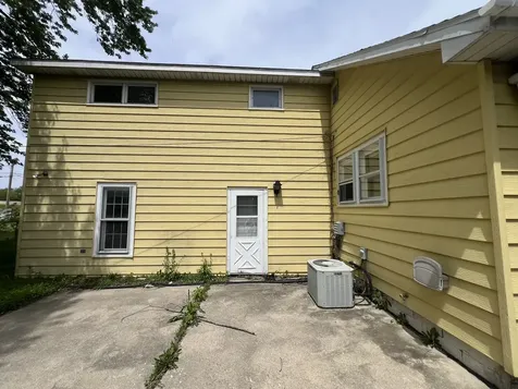 529 North 2nd Street Watseka IL 60970
