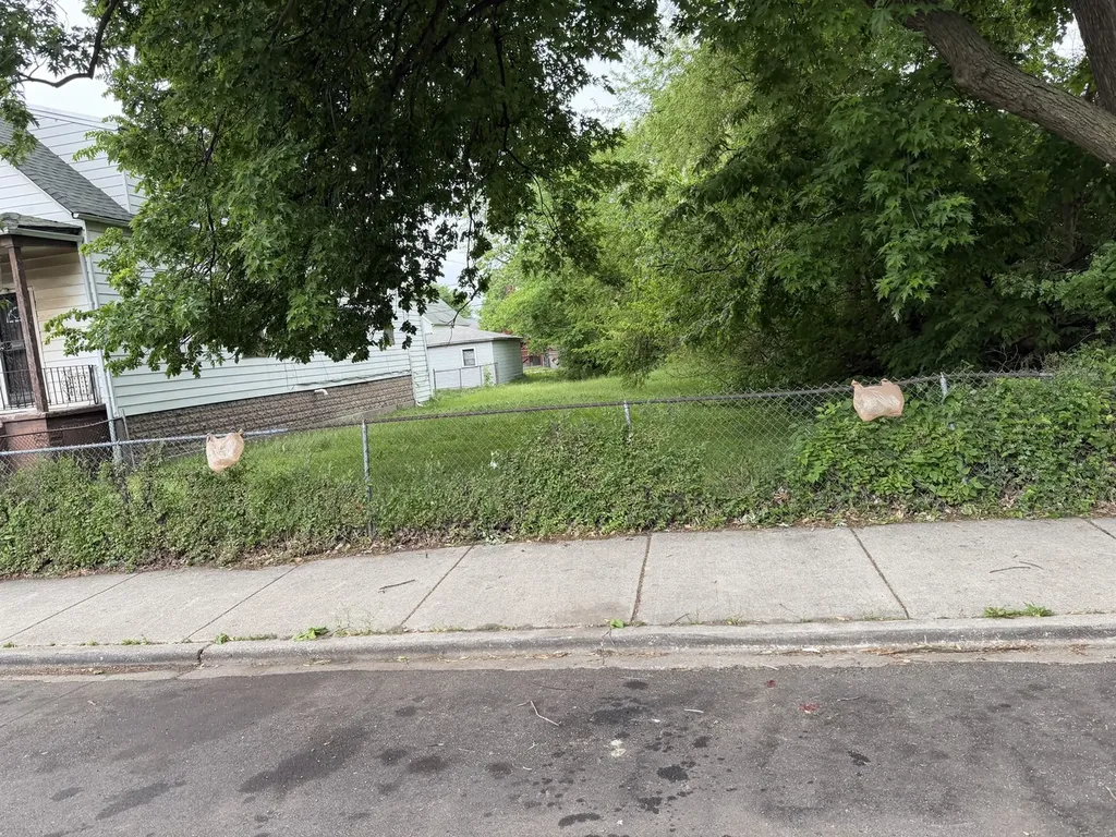 6810 South Peoria Street Chicago IL 60621
