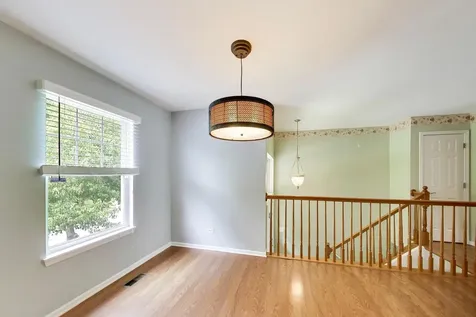 148 Meredith Lane Streamwood IL 60107