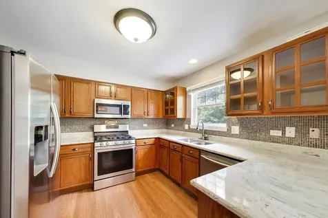 148 Meredith Lane Streamwood IL 60107