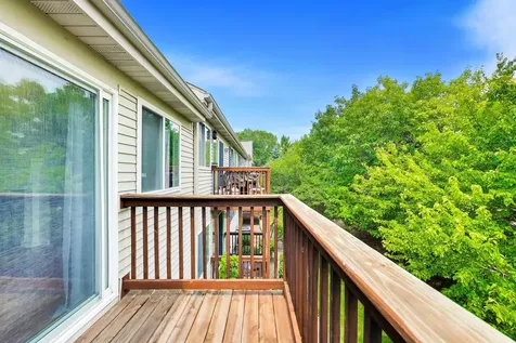 148 Meredith Lane Streamwood IL 60107