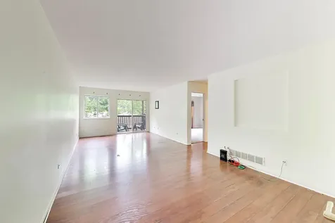 148 Meredith Lane Streamwood IL 60107