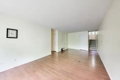148 Meredith Lane Streamwood IL 60107