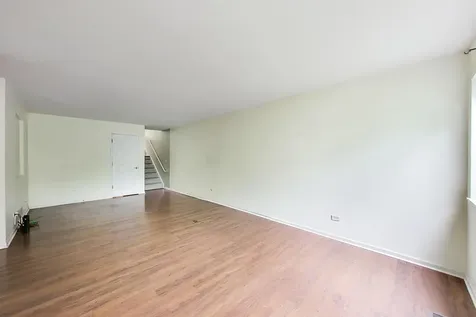 148 Meredith Lane Streamwood IL 60107