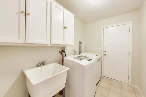 148 Meredith Lane Streamwood IL 60107