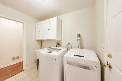 148 Meredith Lane Streamwood IL 60107