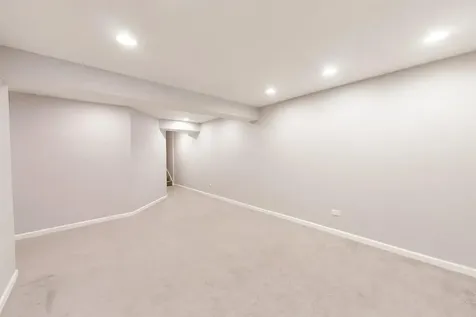 148 Meredith Lane Streamwood IL 60107
