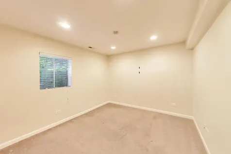 148 Meredith Lane Streamwood IL 60107