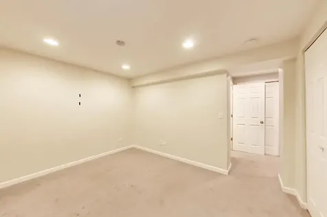 148 Meredith Lane Streamwood IL 60107
