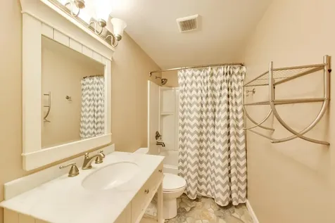 148 Meredith Lane Streamwood IL 60107