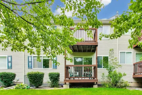 148 Meredith Lane Streamwood IL 60107