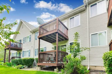 148 Meredith Lane Streamwood IL 60107