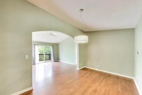 148 Meredith Lane Streamwood IL 60107