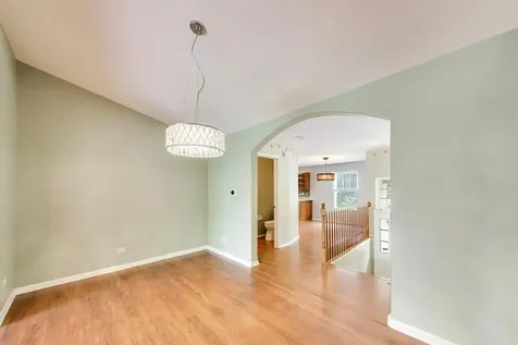 148 Meredith Lane Streamwood IL 60107