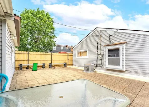7832 South Christiana Avenue Chicago IL 60652