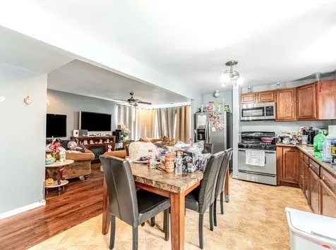 7832 South Christiana Avenue Chicago IL 60652