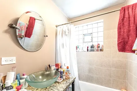 7832 South Christiana Avenue Chicago IL 60652