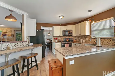 326 Garrison Circle Port Barrington IL 60010
