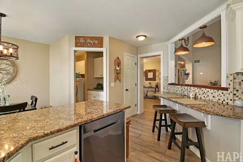 326 Garrison Circle Port Barrington IL 60010